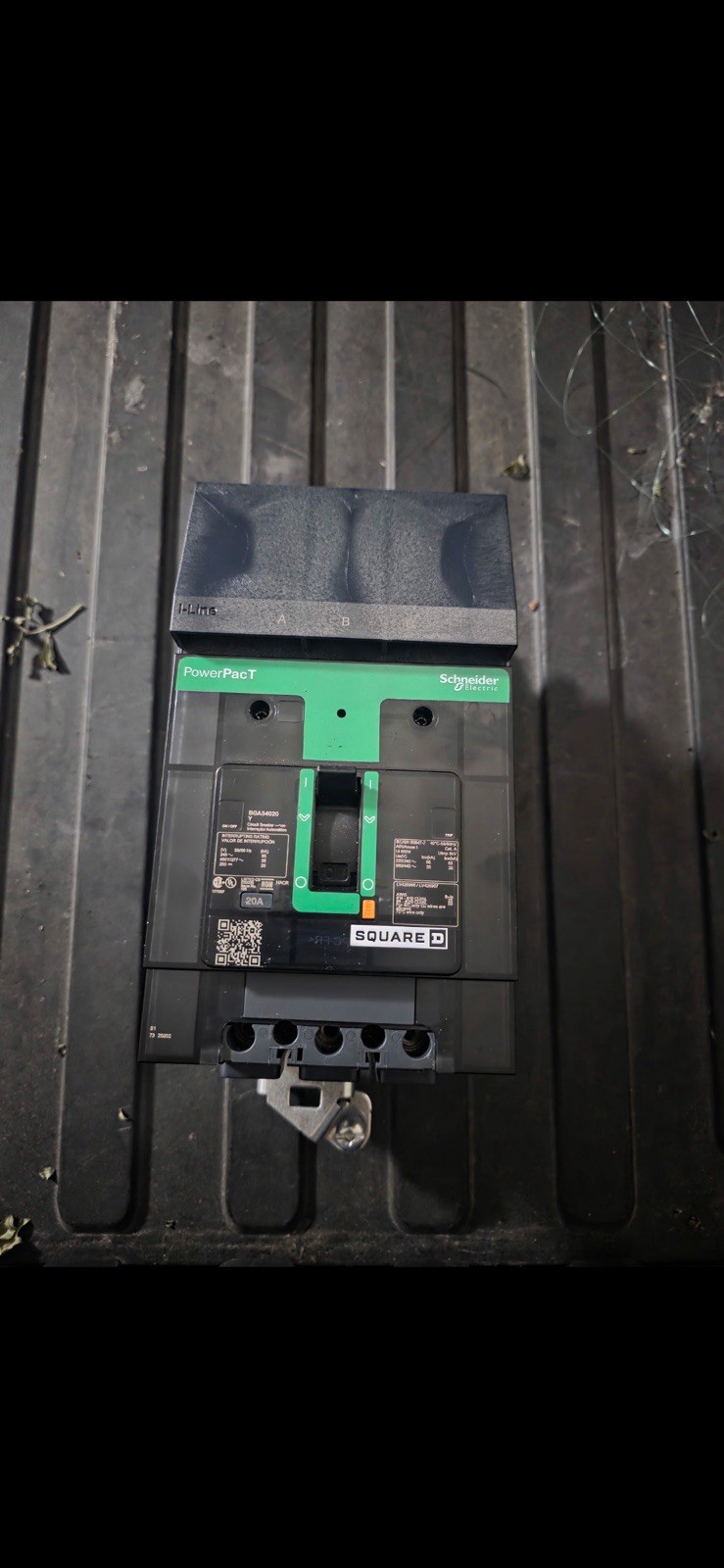 Square D BGA34020Y 20A 3-Pole Circuit Breaker Square D BGA34020Y 20A 3-Pole Circuit Breaker