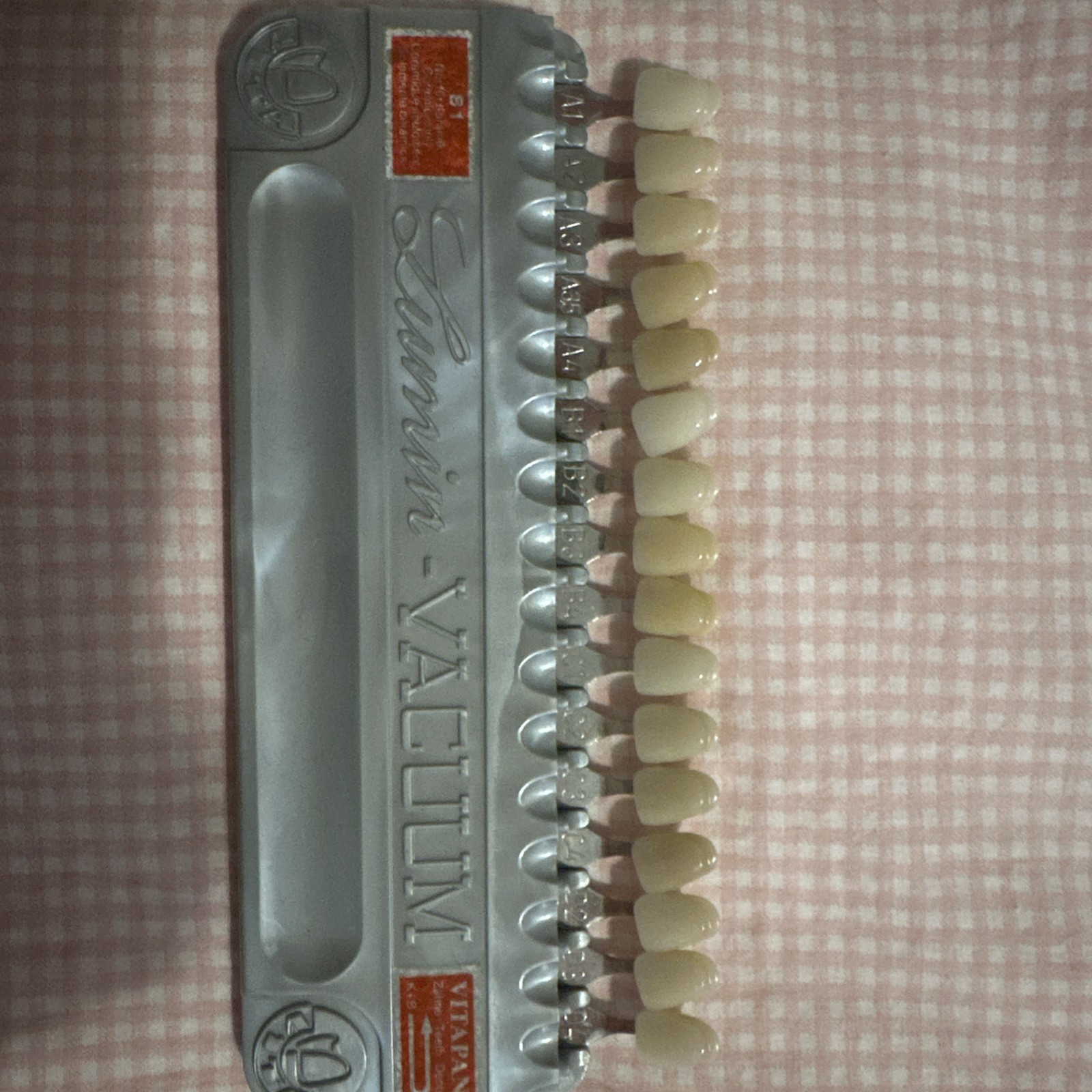 Vintage Lumin-vacuum Dental Shade Guide - Made In Germany Vintage Lumin-vacuum Dental Shade Guide - Made In Germany