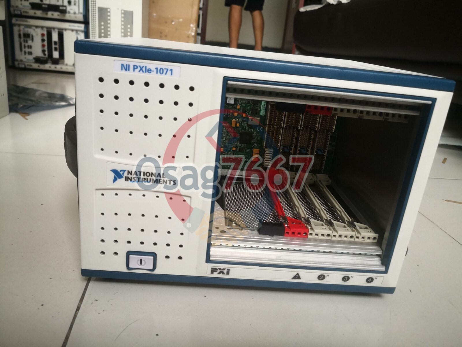 1PCS National Instruments NI PXIe-1071 Mainframe used