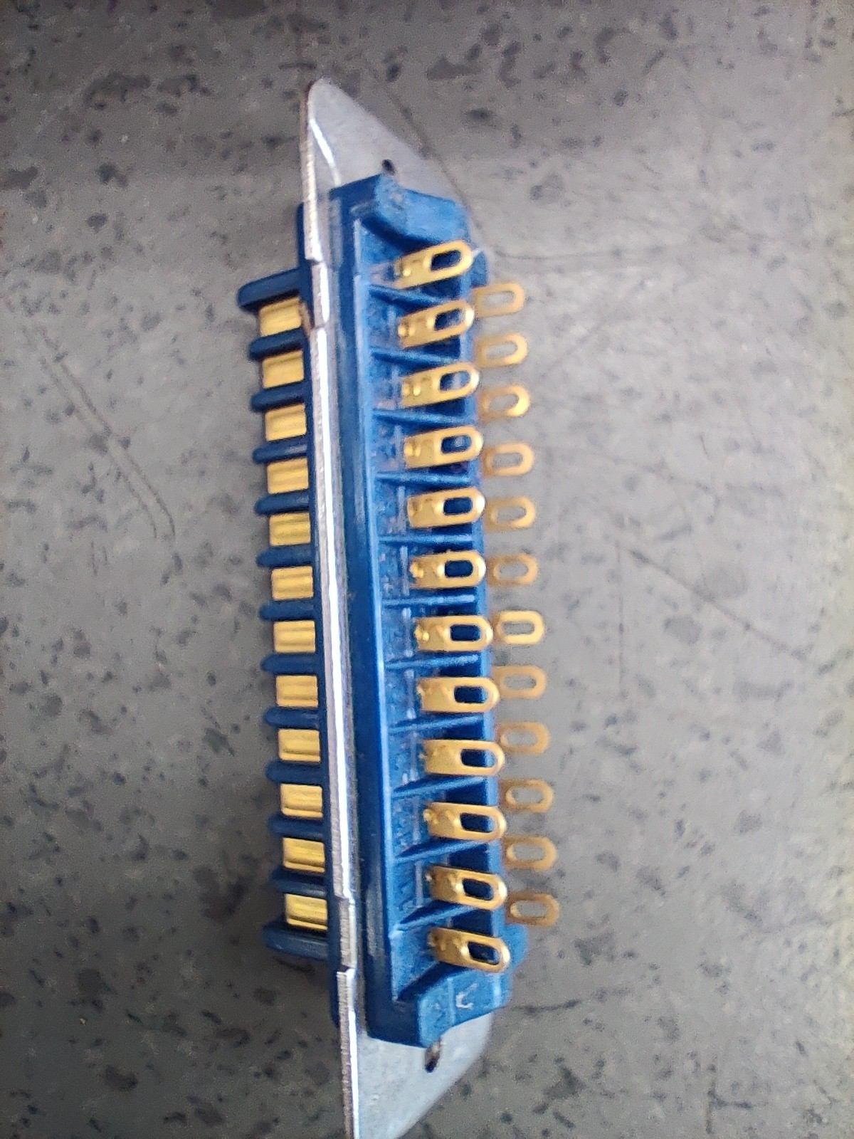 Lot of 10 NOS Amphenol 26-4100-24P 24-Pin Rack Panel Connectors Gold