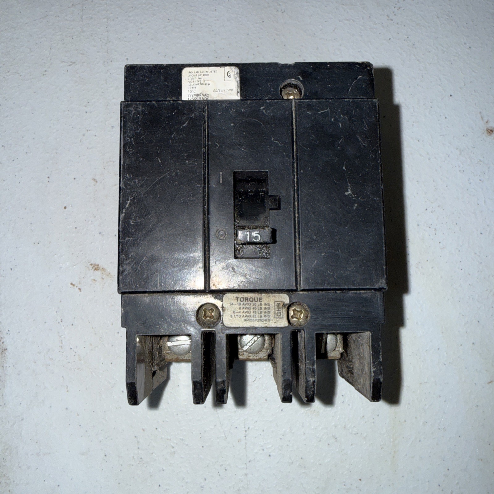 Cutler Hammer GHB3015 15Amp 480Y/277Volt Cutler Hammer GHB3015 15Amp 480Y/277Volt