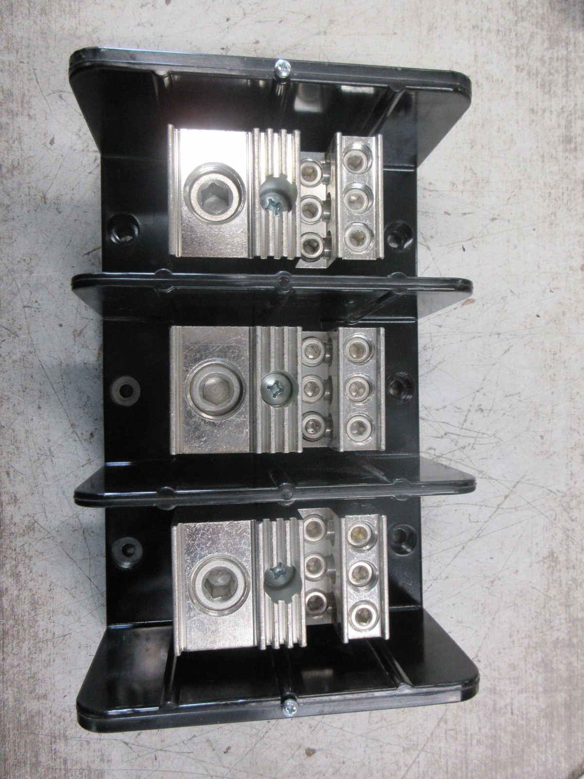 Marathon Power Distribution Block 1453579 380A 600V 3P Line: 500MCM-4 Used