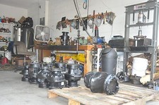 Bobcat T190 T180 T140 Drive motor. Also do T200,T250,T300,T320 T590,T650,T750 picture