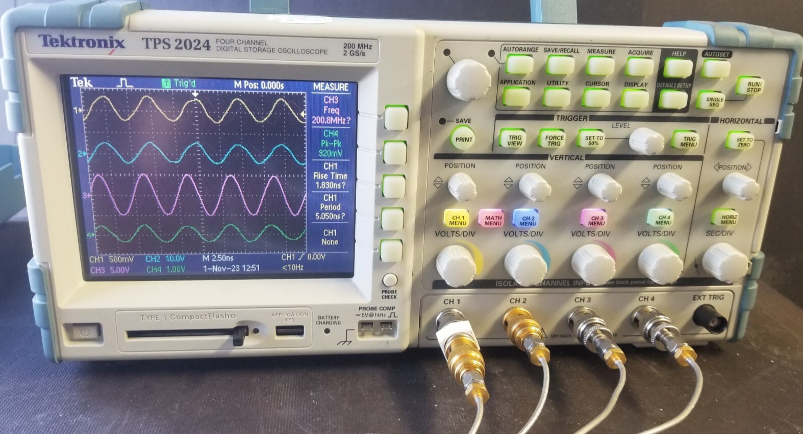 Tektronix TPS2024 Isolated grounds Oscilloscope for power measurements BATTERY Tektronix TPS2024 Isolated grounds Oscilloscope for power measurements BATTERY