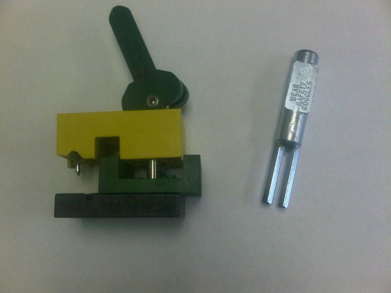 RSC187 Alligator Ready Set Staple Fastener Installation Tool for RS62/125/187... RSC187 Alligator Ready Set Staple Fastener Installation Tool for RS62/125/187...