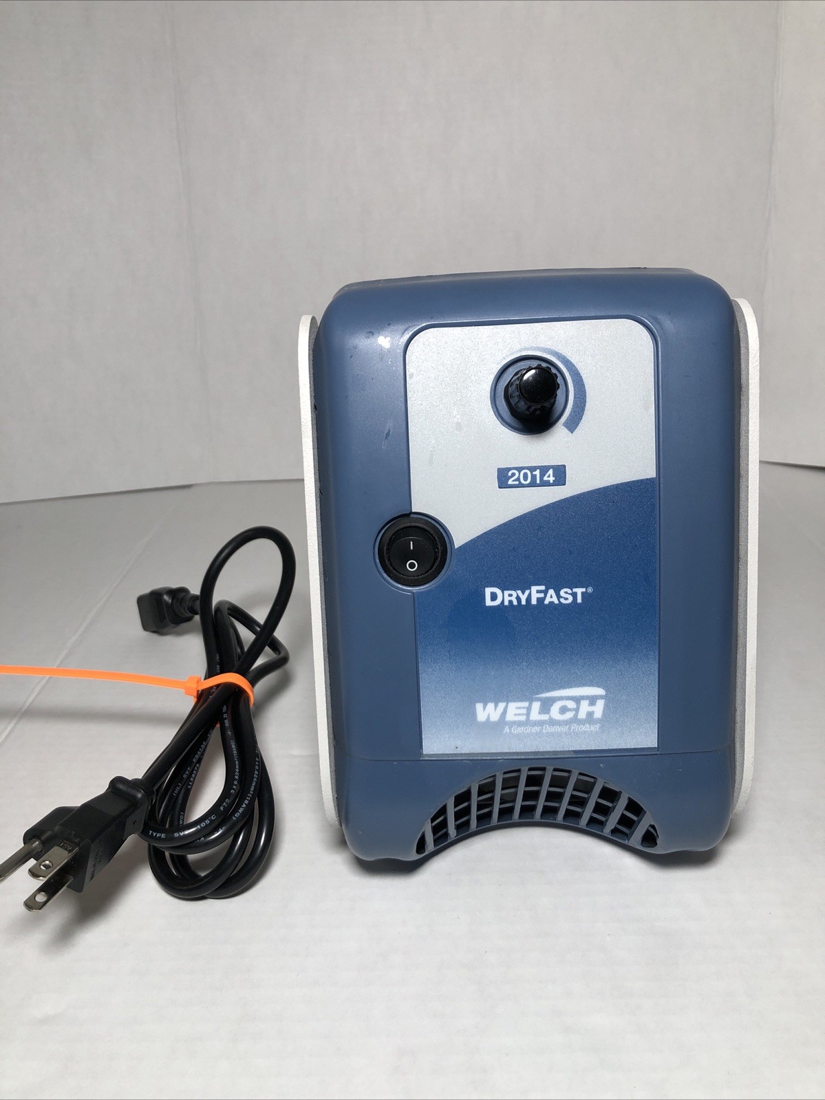 Welch DryFast Collegiate Diaphragm Vacuum Pump (Model 2014B-01) Used Welch DryFast Collegiate Diaphragm Vacuum Pump (Model 2014B-01) Used