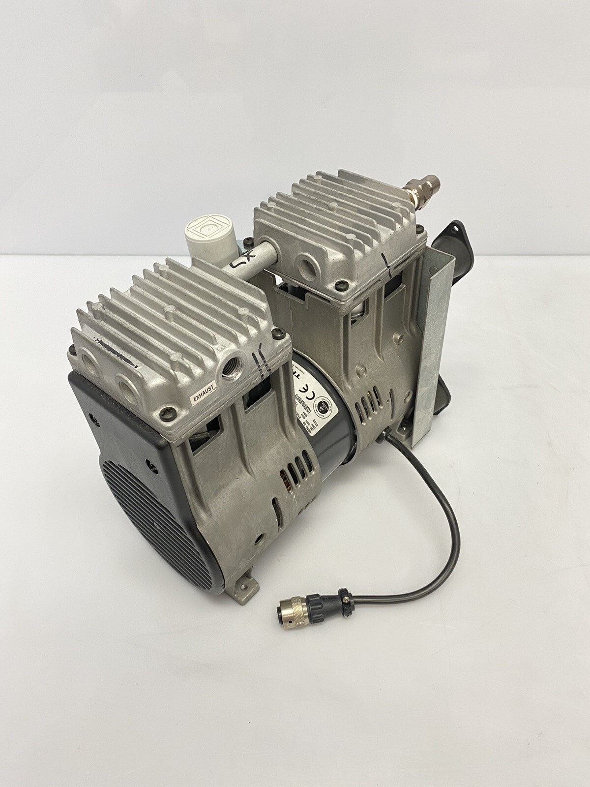 Thomas Gardner Denver Compressor Vacuum Pump 2750TGHI52/48-221E 220-240v