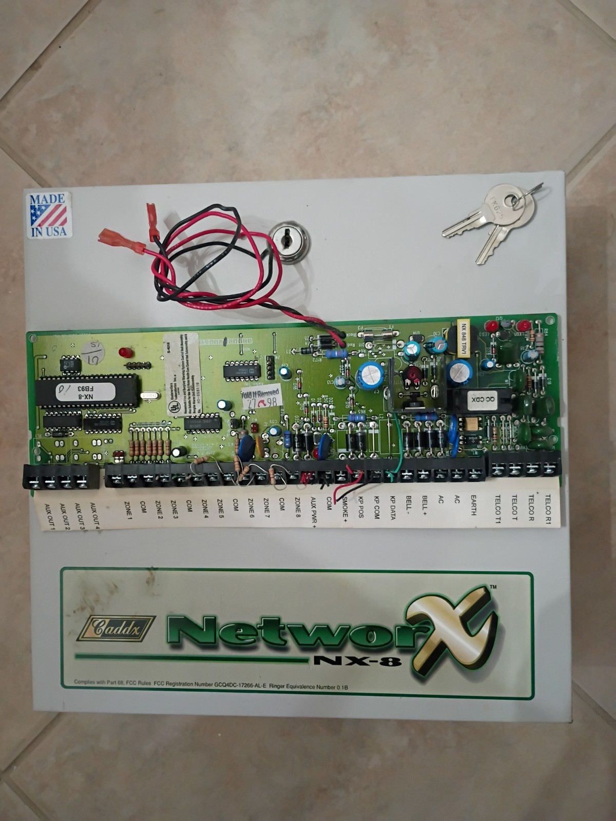 GE Interlogix Caddx NX-8 Control Alarm Panel & Metal Locking Enclosure W/ Keys GE Interlogix Caddx NX-8 Control Alarm Panel & Metal Locking Enclosure W/ Keys