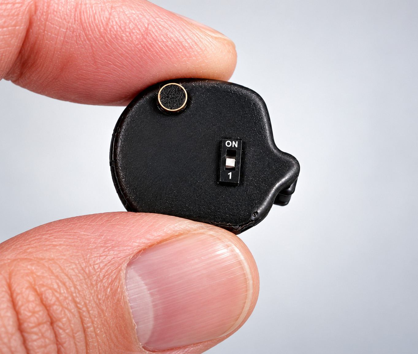 Mini UHF Wireless Audio Transmitter Mic Module – 700m Range – Long Battery Life Mini UHF Wireless Audio Transmitter Mic Module – 700m Range – Long Battery Life