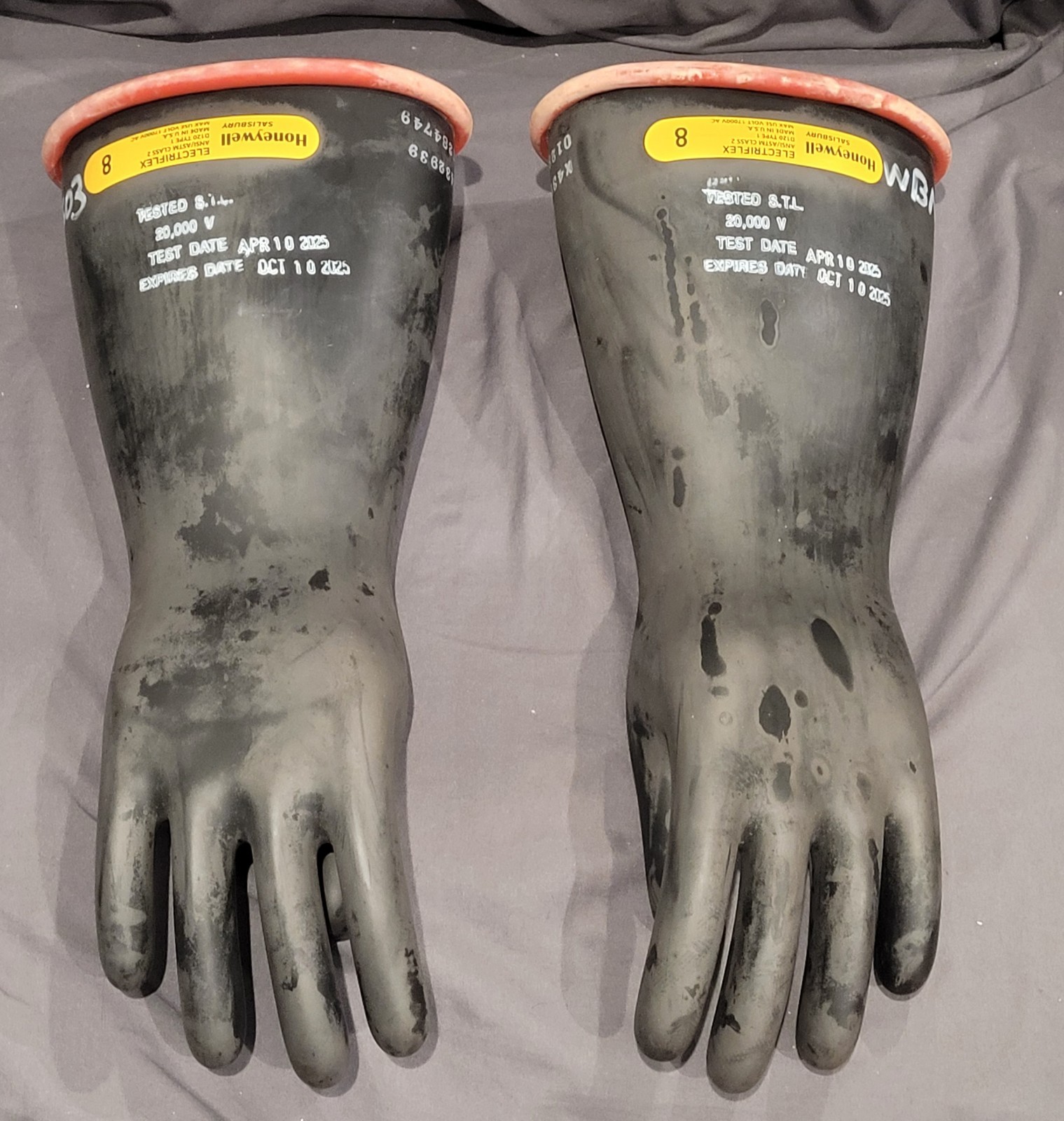 Salisbury Electriflex ANSI/ASTM D120 Class 2 High-Voltage  Rubber Gloves 8