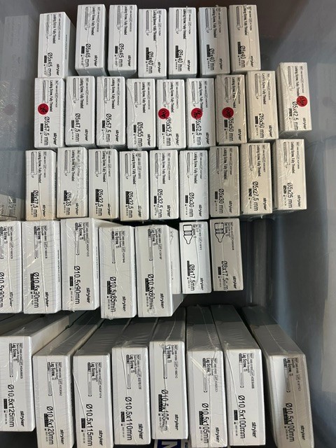 Stryker 1896-50... Locking and 3060-0...  Lag screws RX