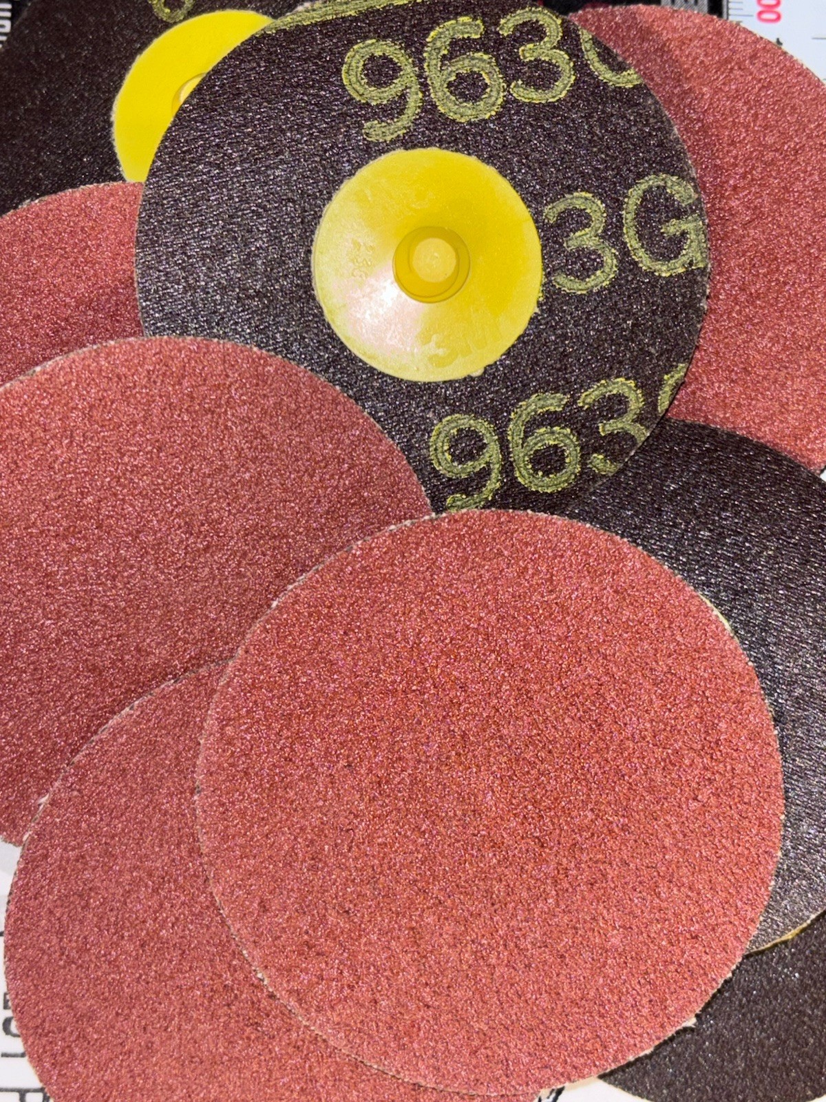 3M 3” 80 Grit ROLOC Disc 051144-11102 80YN 963G 25 Discs 3M 3” 80 Grit ROLOC Disc 051144-11102 80YN 963G 25 Discs