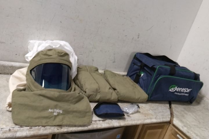 National Safety Apparel KIT4SCLT40NGLG Size L Arc Flash Protection Clothing Kit National Safety Apparel KIT4SCLT40NGLG Size L Arc Flash Protection Clothing Kit