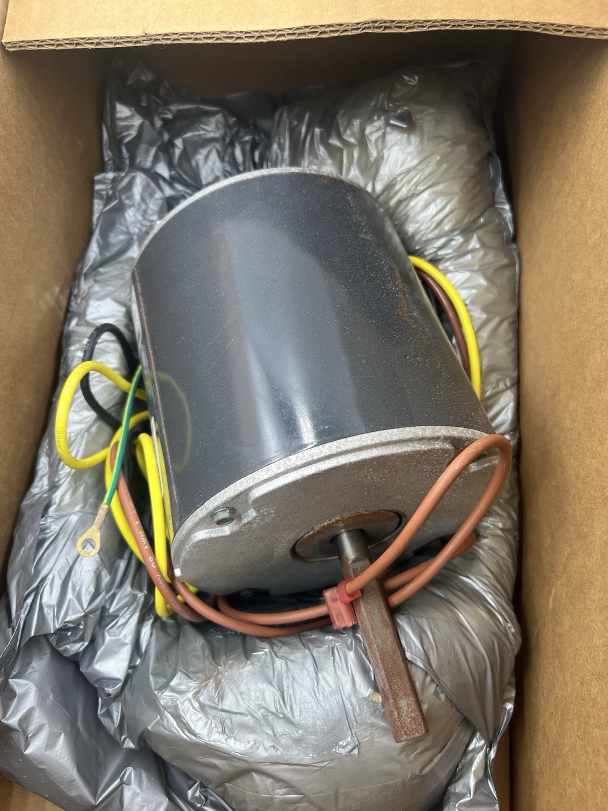 New NOS Emerson Liebert 127902P2S Motor, .50HP 385 466-1 (#2)