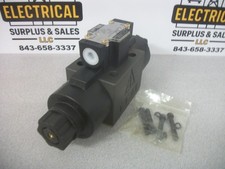 HYVAIR 3-POSITION HYRAULIC DOUBLE SOLENOID VALVE D05S-2C-115A-35 NOB picture