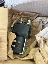 New Yale 36 volt contactor 580046798 picture
