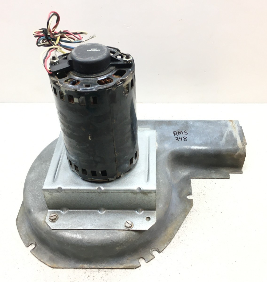 Magnetek JF1H092N Inducer Blower Motor HC30GB232 1/16HP 230V refurb used RMS748 Magnetek JF1H092N Inducer Blower Motor HC30GB232 1/16HP 230V refurb used RMS748