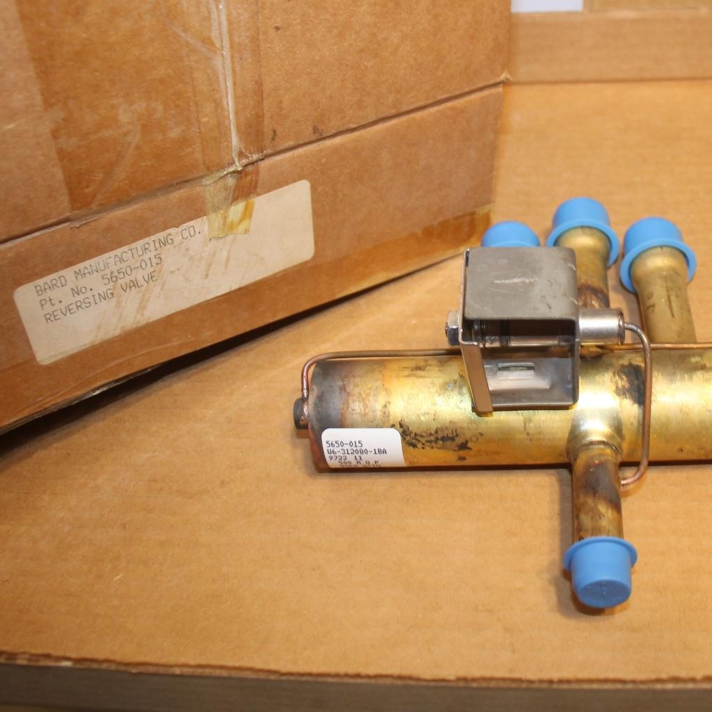 One NOS Bard Manufacturing 5650-015 Reversing Valve One NOS Bard Manufacturing 5650-015 Reversing Valve