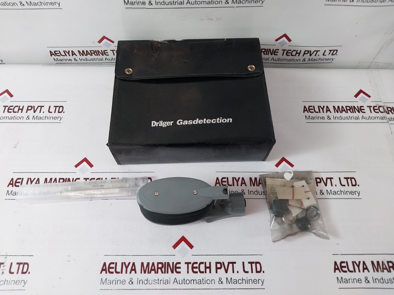 Drager Modell 31 V=100 cm3 Multi Gas Detector Pump Set 6727211 Drager Modell 31 V=100 cm3 Multi Gas Detector Pump Set 6727211