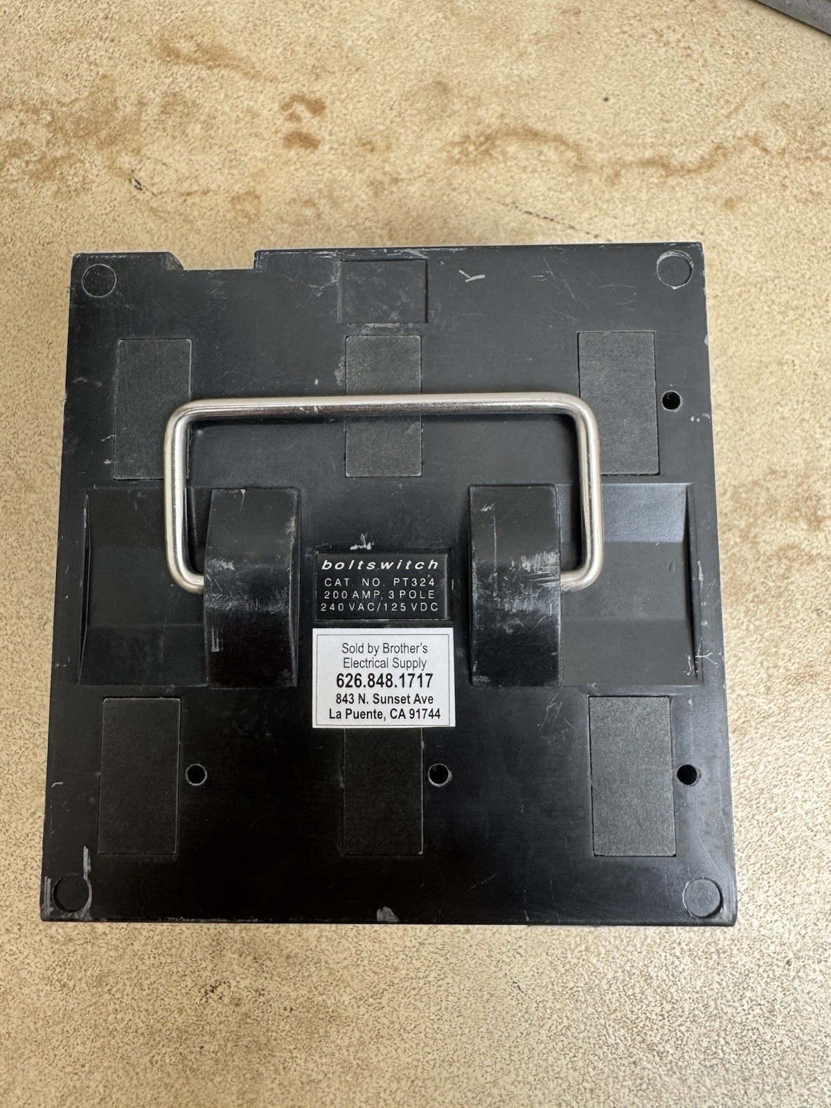 BoltSwitch PT324  PullOut 200A 3Pole 240V  Included Fuses Shipping Same Day.