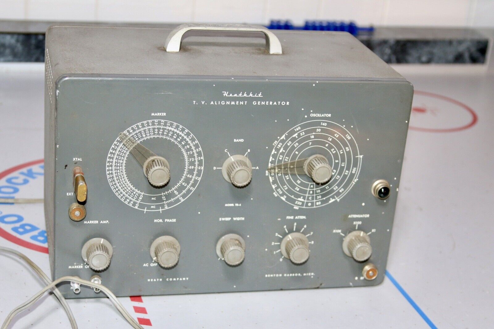 Vintage Heathkit T.V. Alignment Generator Model TS-4