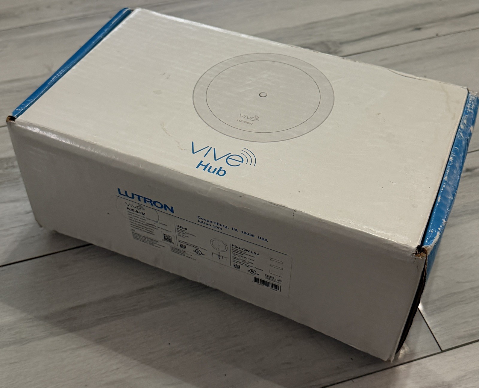 Lutron HJS-0-FM Vive Wireless FM Starter Hub Flush Mount *NEW* Lutron HJS-0-FM Vive Wireless FM Starter Hub Flush Mount *NEW*