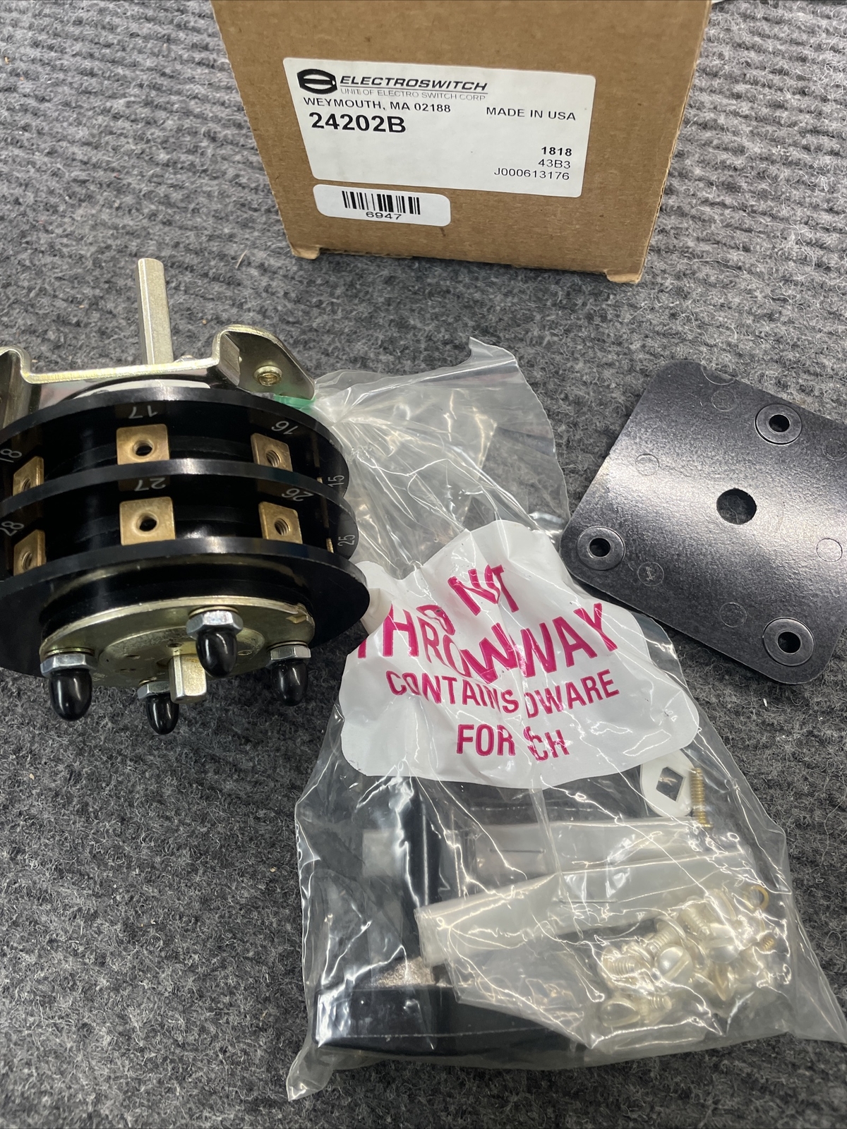ElectroSwitch 24202B 20A 600V 2HP Rotary Knob Switch 8 Position 2 Stack Double ElectroSwitch 24202B 20A 600V 2HP Rotary Knob Switch 8 Position 2 Stack Double