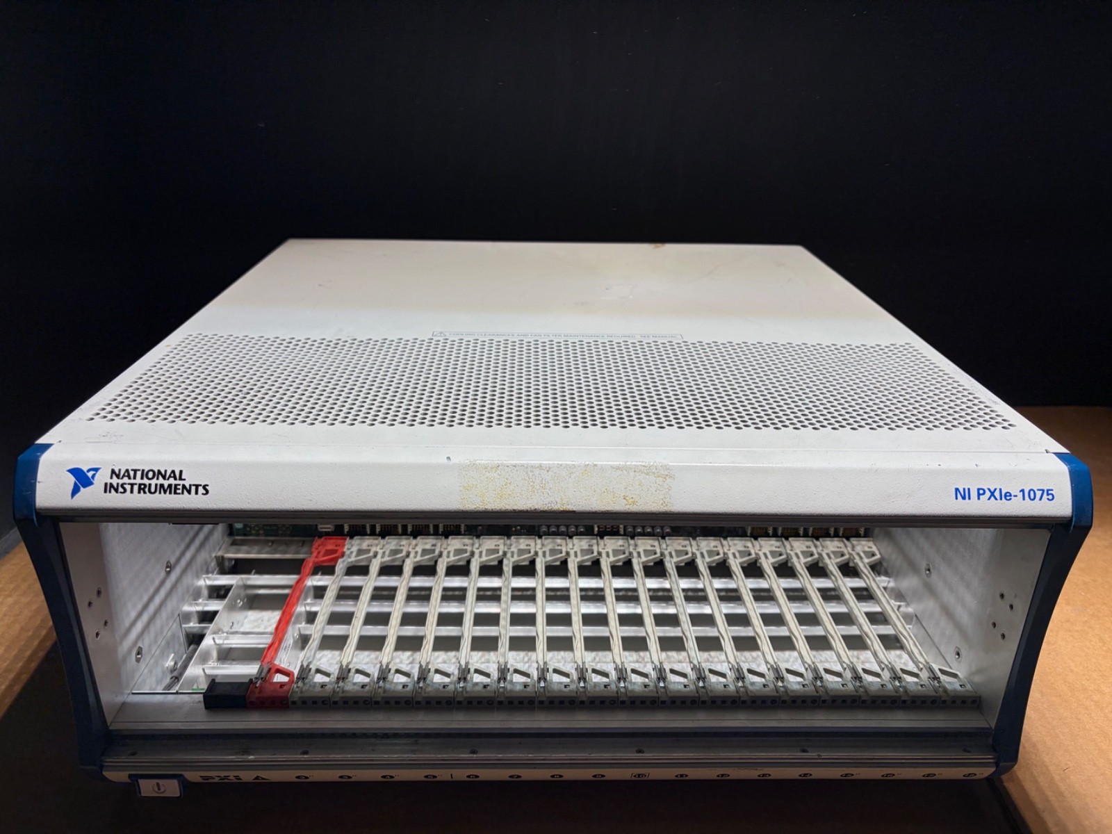 National Instruments NI PXIe-1075 18-Slot, Up to 4 GB/s PXI Chassis National Instruments NI PXIe-1075 18-Slot, Up to 4 GB/s PXI Chassis