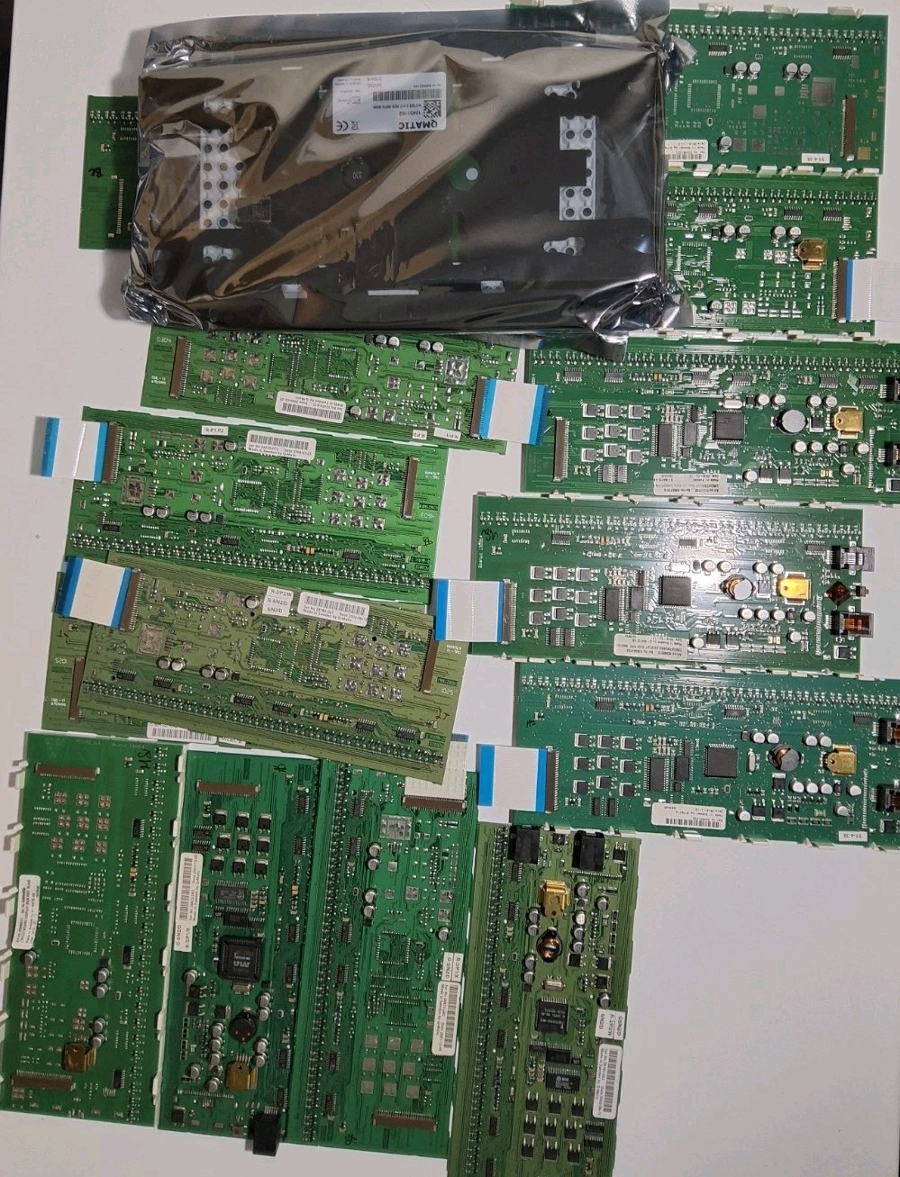 Q-Matic 10451102 Queue Management LED Display & Controller PCB Lot (24VDC) Q-Matic 10451102 Queue Management LED Display & Controller PCB Lot (24VDC)