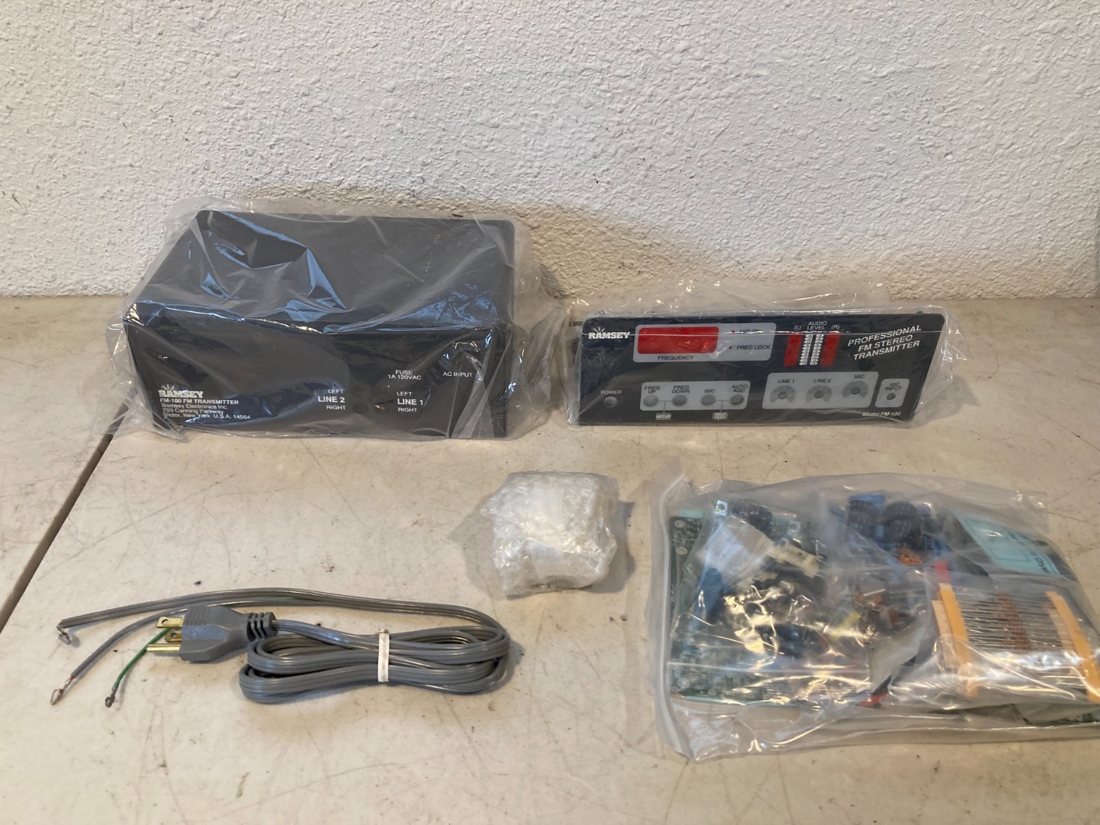 RAMSEY FM-100 Professional FM Stereo Transmitter Kit NOS Unbuilt RAMSEY FM-100 Professional FM Stereo Transmitter Kit NOS Unbuilt