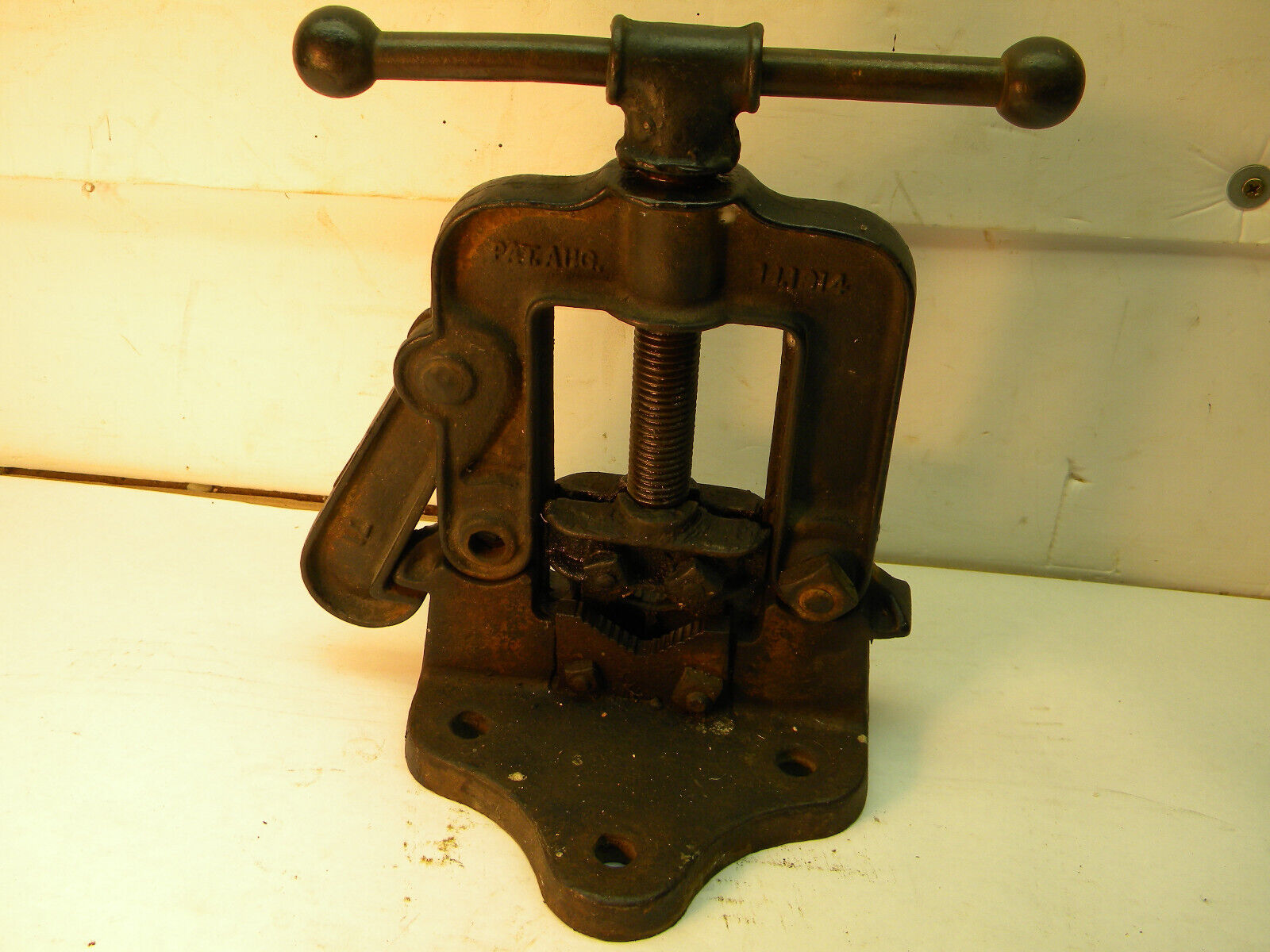 Vintage Reed Pipe Vise #71; Machinist, pipe fitter, Mechanic shop tool