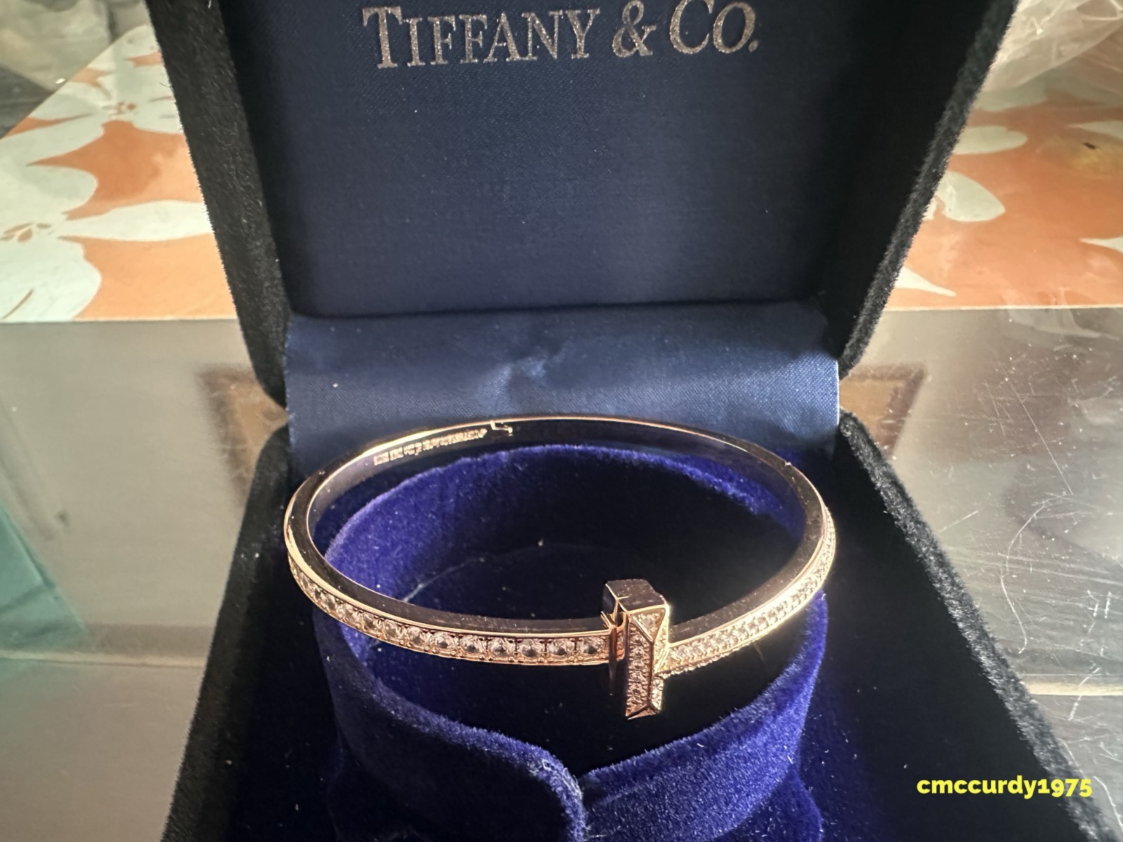 New T1Narrow Diamond Hinged Bangle in 18k yellow GoldTlfanyCoSize 6.5-7inch New T1Narrow Diamond Hinged Bangle in 18k yellow GoldTlfanyCoSize 6.5-7inch