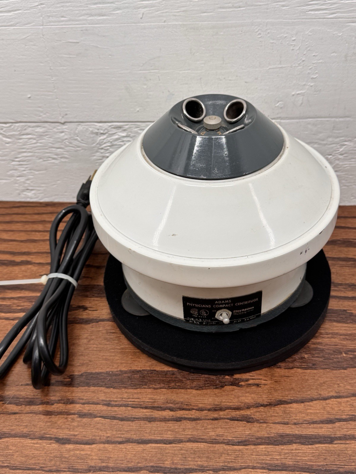 Vintage Clay Adams Compact Centrifuge 0131 Working w/ 4 Original Tubes Vintage Clay Adams Compact Centrifuge 0131 Working w/ 4 Original Tubes