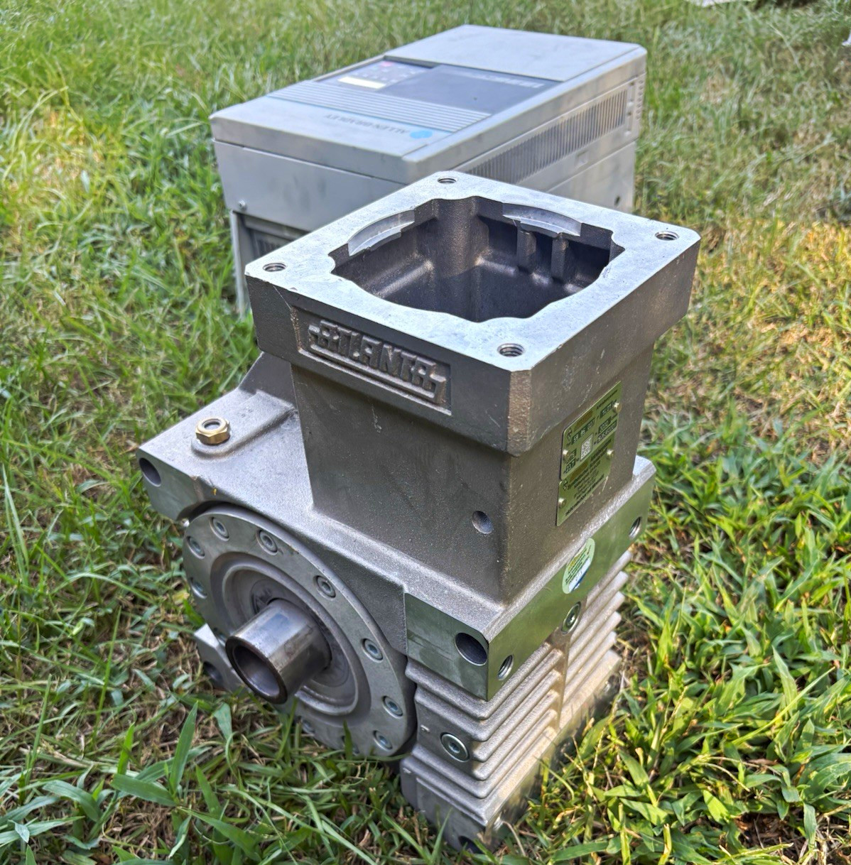 ATLANTA Antriebssysteme Right Angle Speed Reducer 6.75 Ratio 58 85 007 P ATLANTA Antriebssysteme Right Angle Speed Reducer 6.75 Ratio 58 85 007 P