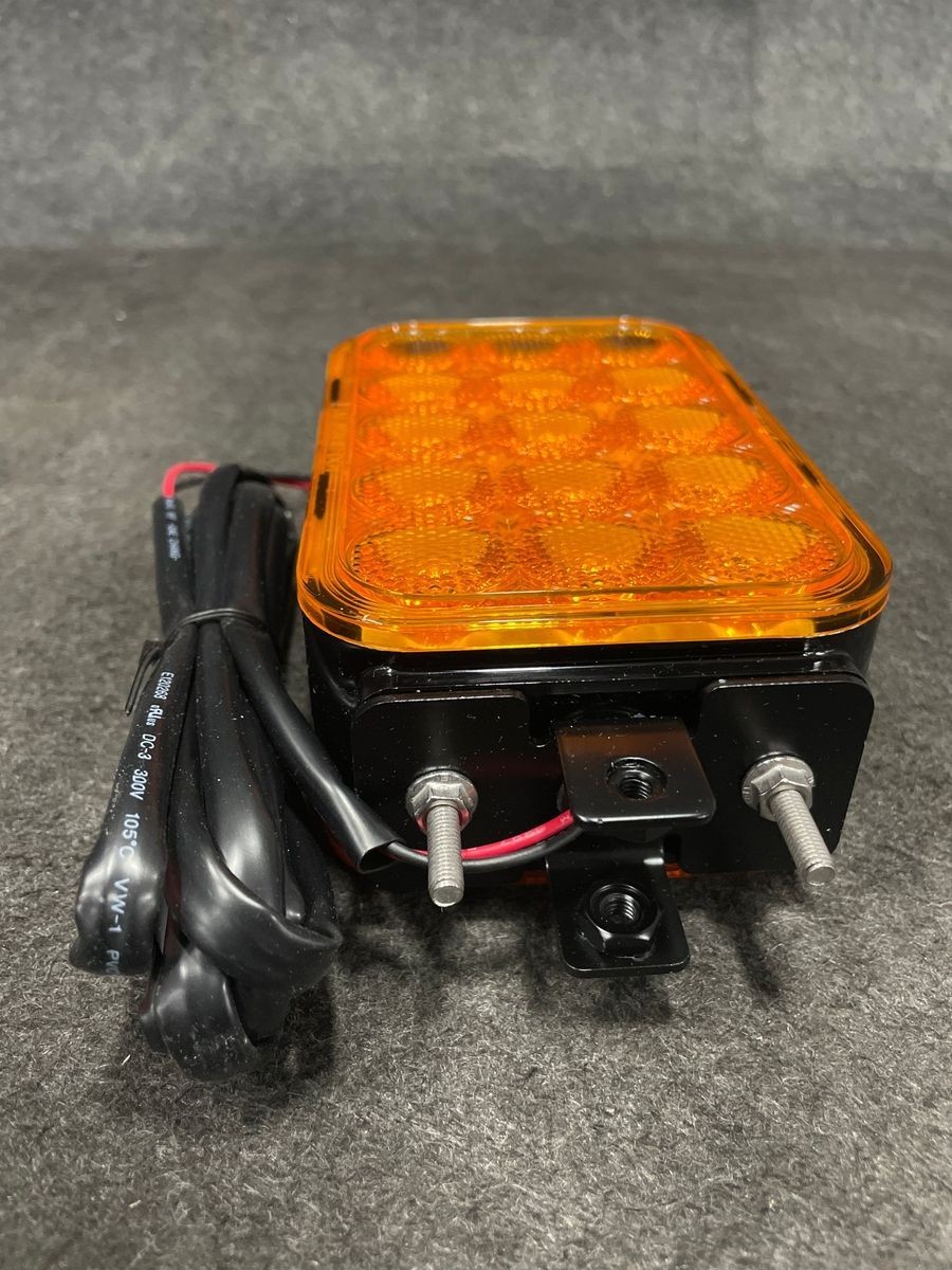 CNH INDUSTRIAL Lamp Case IH 47844823 CNH INDUSTRIAL Lamp Case IH 47844823