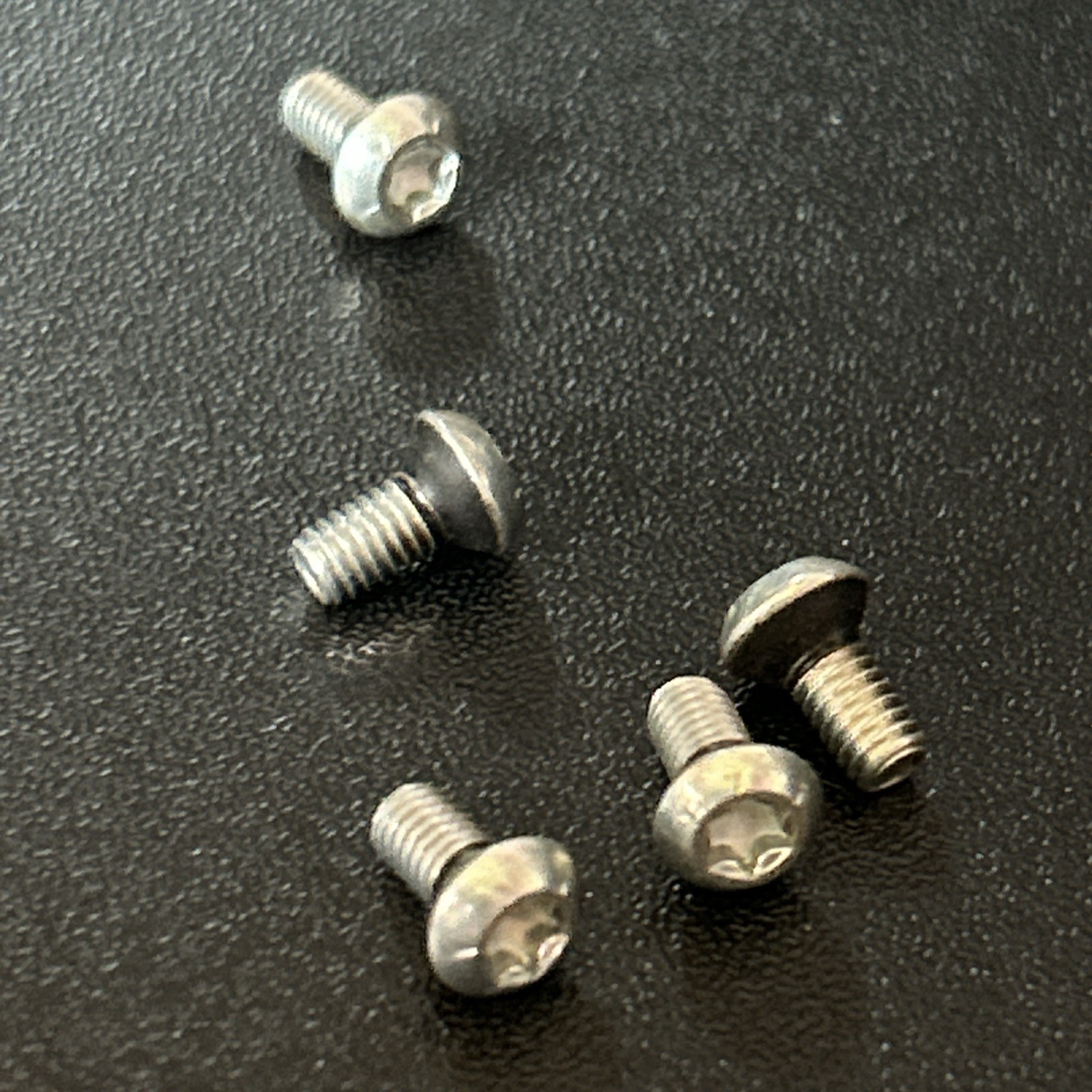 250qty  M4 x 8mm \