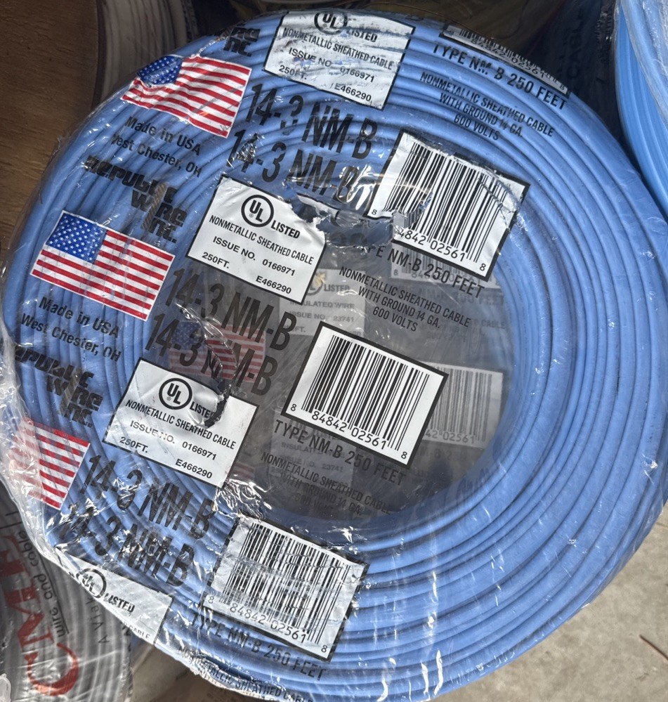Republic Wire 14/3 NM-B Wire 250 ft Non-Metallic Sheathed Cable 600V Copper Republic Wire 14/3 NM-B Wire 250 ft Non-Metallic Sheathed Cable 600V Copper