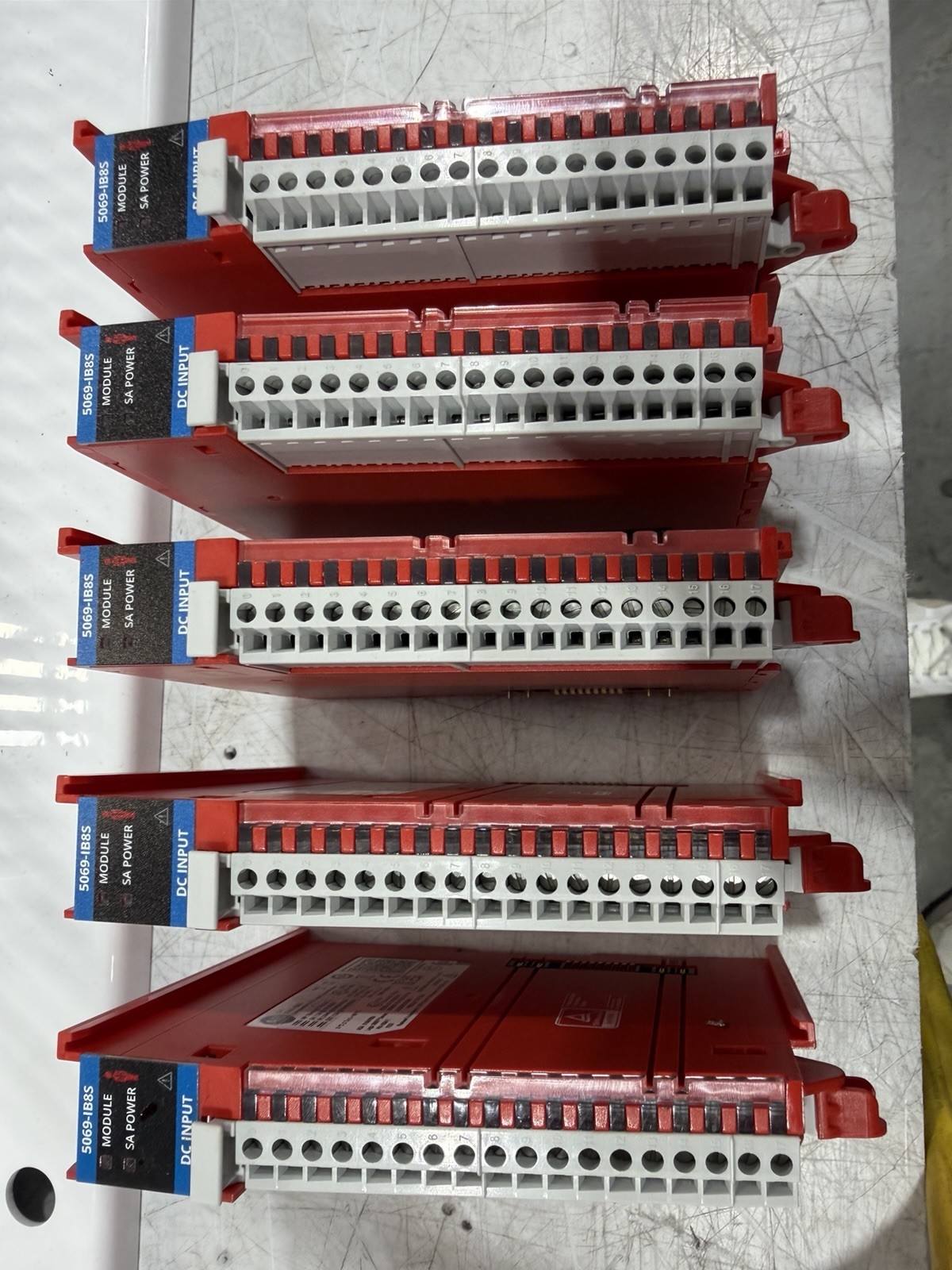 Allen-Bradley CompactLogix 5000 8 Channel 24VDC Safety Input Module Allen-Bradley CompactLogix 5000 8 Channel 24VDC Safety Input Module