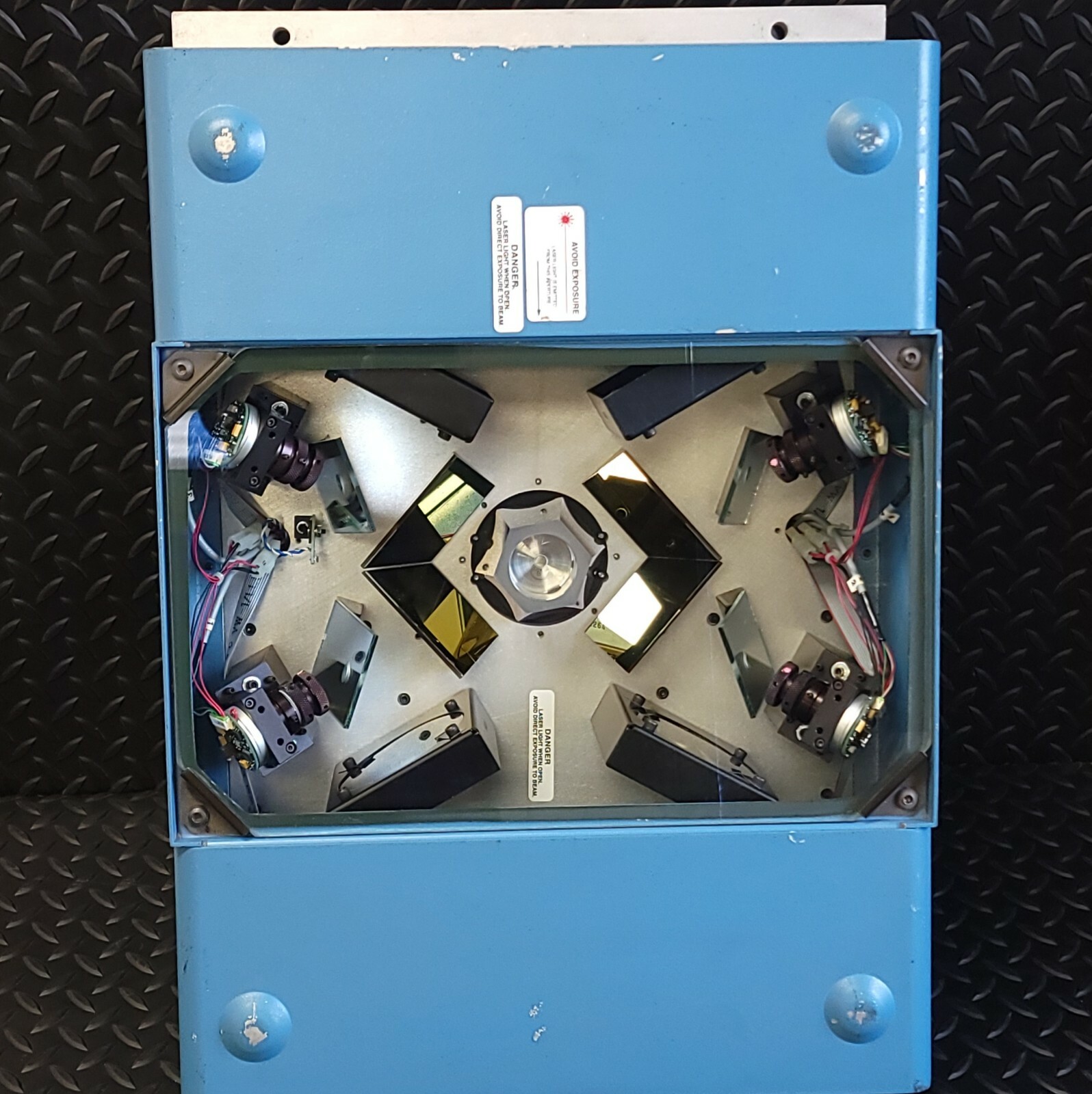 Accu-Sort Systems - Quad-X DRX - High Performance Omnidirectional Scanner Accu-Sort Systems - Quad-X DRX - High Performance Omnidirectional Scanner