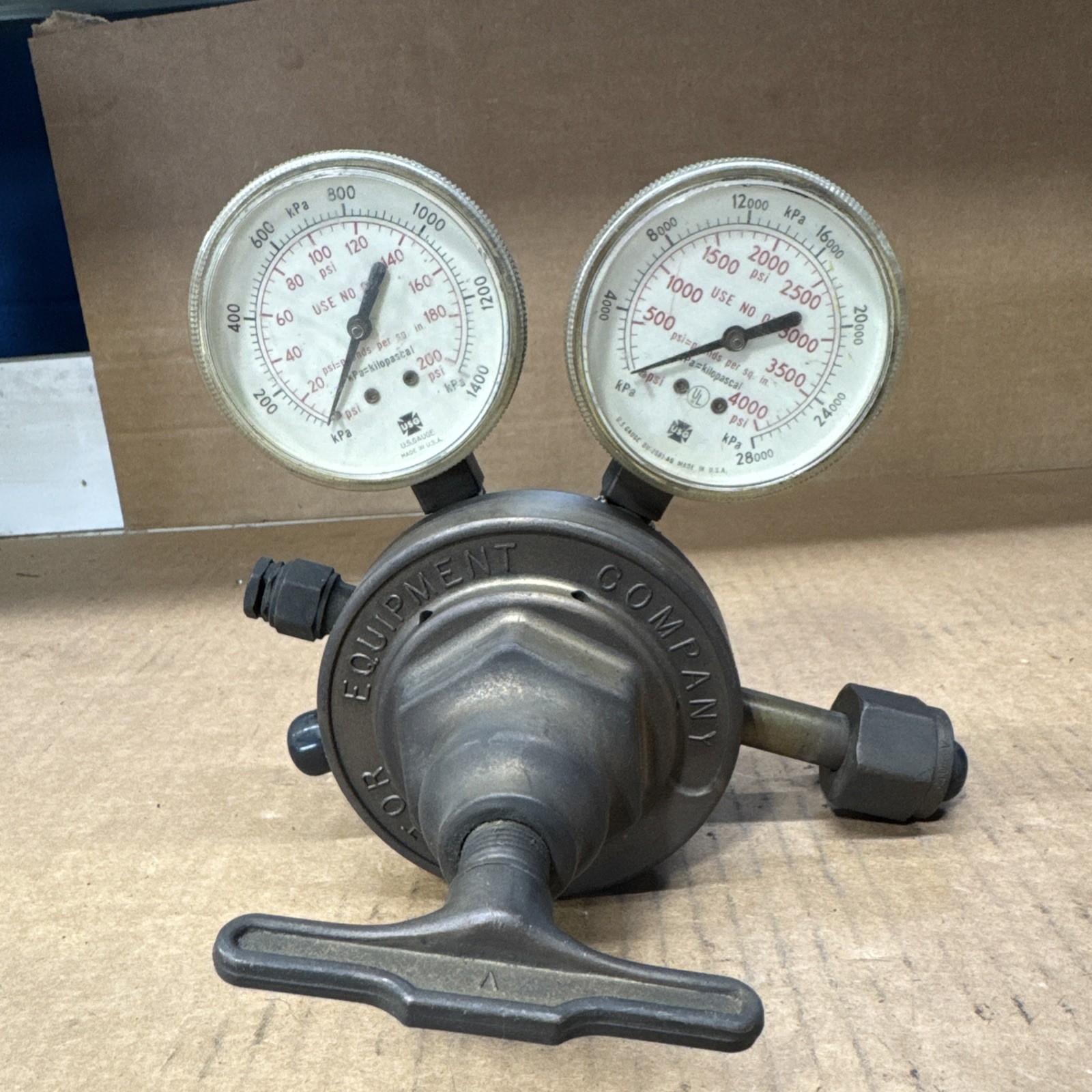 Vintage VICTOR 45OD Regulator and Gauges Oxygen