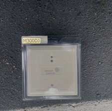 NEW Johnson Controls M300DJ Dual Monitor Module USPS Priority Mail Shipping picture