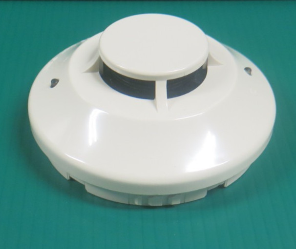 Fire-Lite Alarms Addressable Low-Profile Photoelectric Smoke Detector Head SD355 Fire-Lite Alarms Addressable Low-Profile Photoelectric Smoke Detector Head SD355