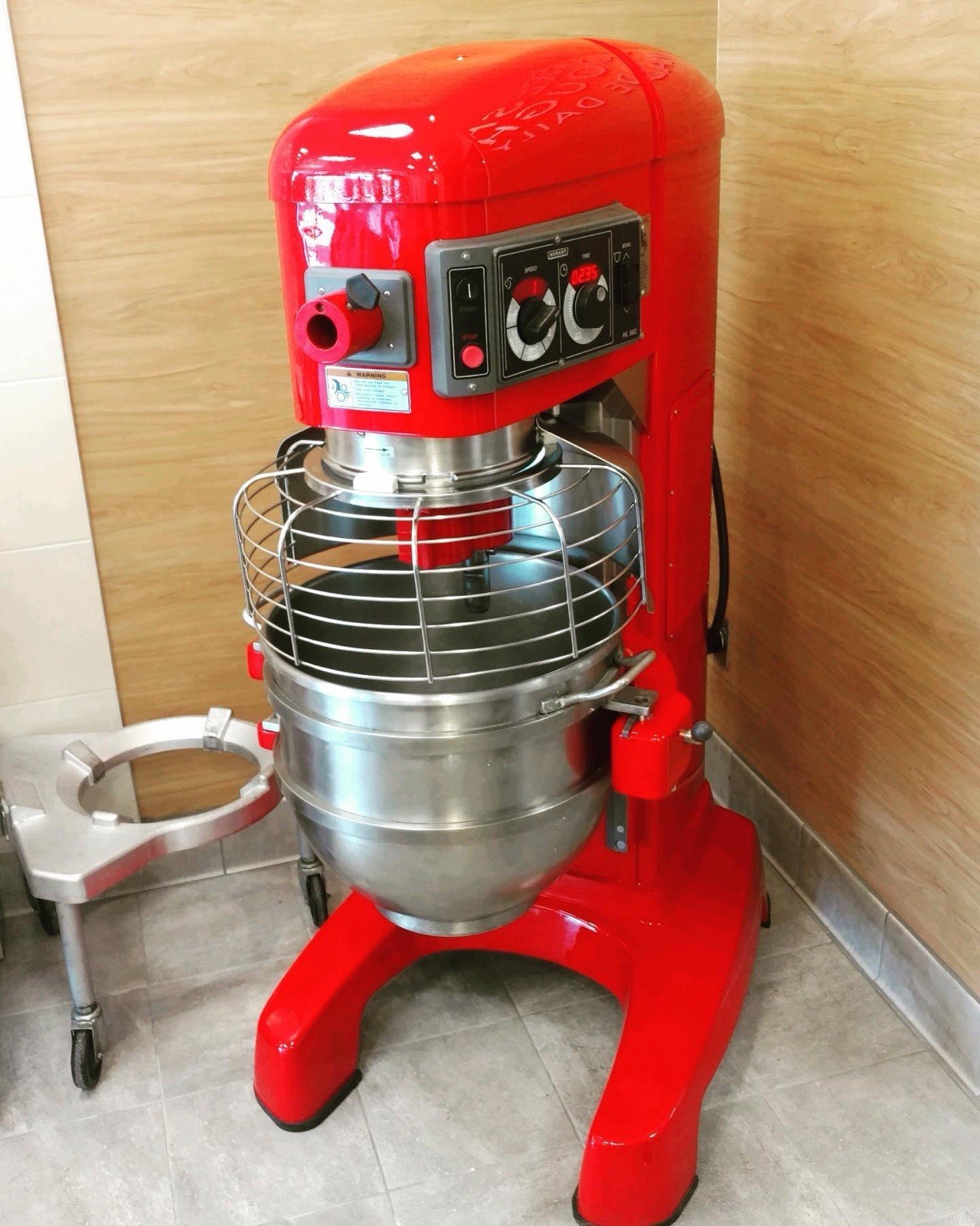 Hobart HL600-1STD (HL662) 60-QT Legacy Pizza Floor Mixer WARRANTY 1 OR 3 Ph NICE Hobart HL600-1STD (HL662) 60-QT Legacy Pizza Floor Mixer WARRANTY 1 OR 3 Ph NICE