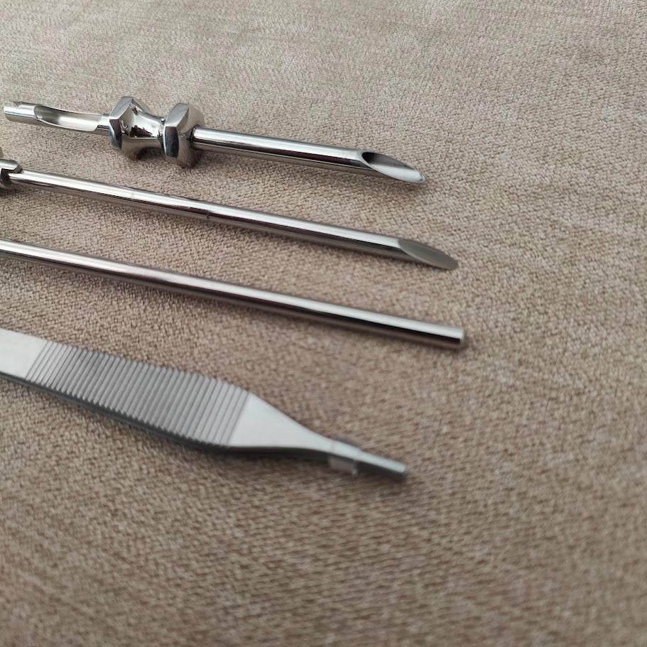 4.5 mm Stainless Steel Bevel Tip, Reusable Autoclave Trocar Set w\Forceps 4.5 mm Stainless Steel Bevel Tip, Reusable Autoclave Trocar Set w\Forceps