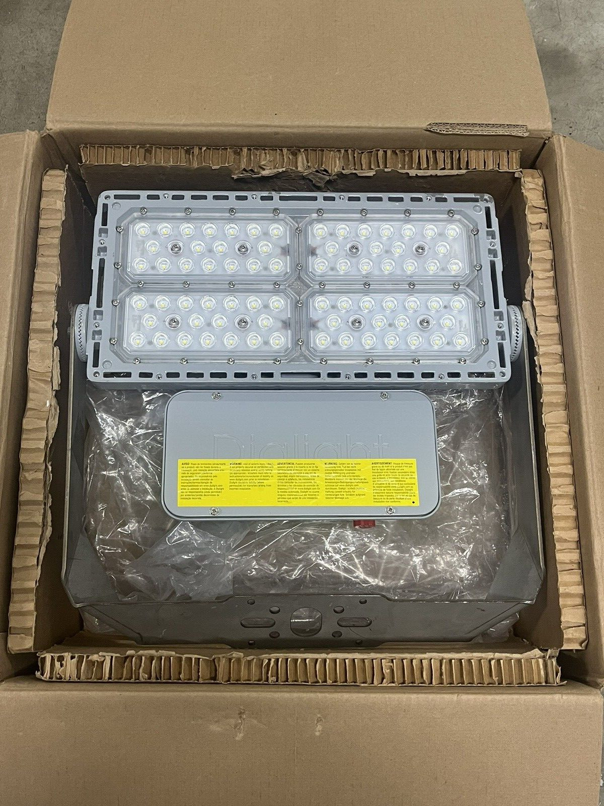 Brand New Dialight LED Flood Light 30,000 Lumen 480 Volt Brand New Dialight LED Flood Light 30,000 Lumen 480 Volt