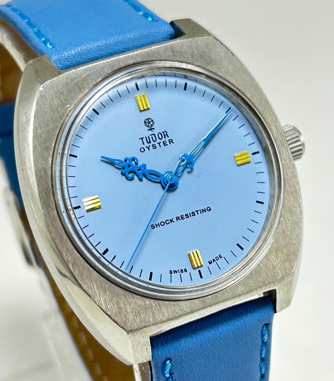 Vintage Tudor Oyster Blue Dial 17 Jewels Manual Winding Swiss Made Men's Watch. Vintage Tudor Oyster Blue Dial 17 Jewels Manual Winding Swiss Made Men's Watch.