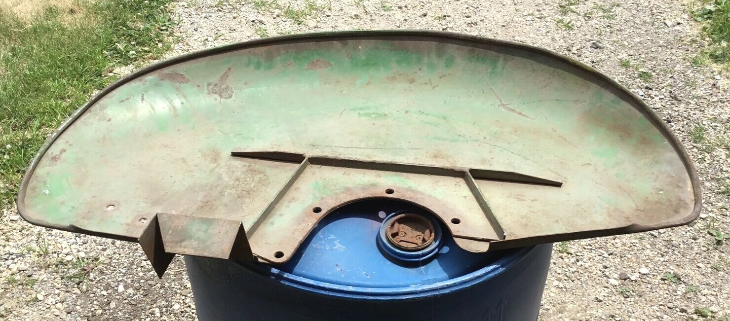 USED NICE STRIAGHT JOHN DEERE LA TRACTOR LH FENDER AL2773R