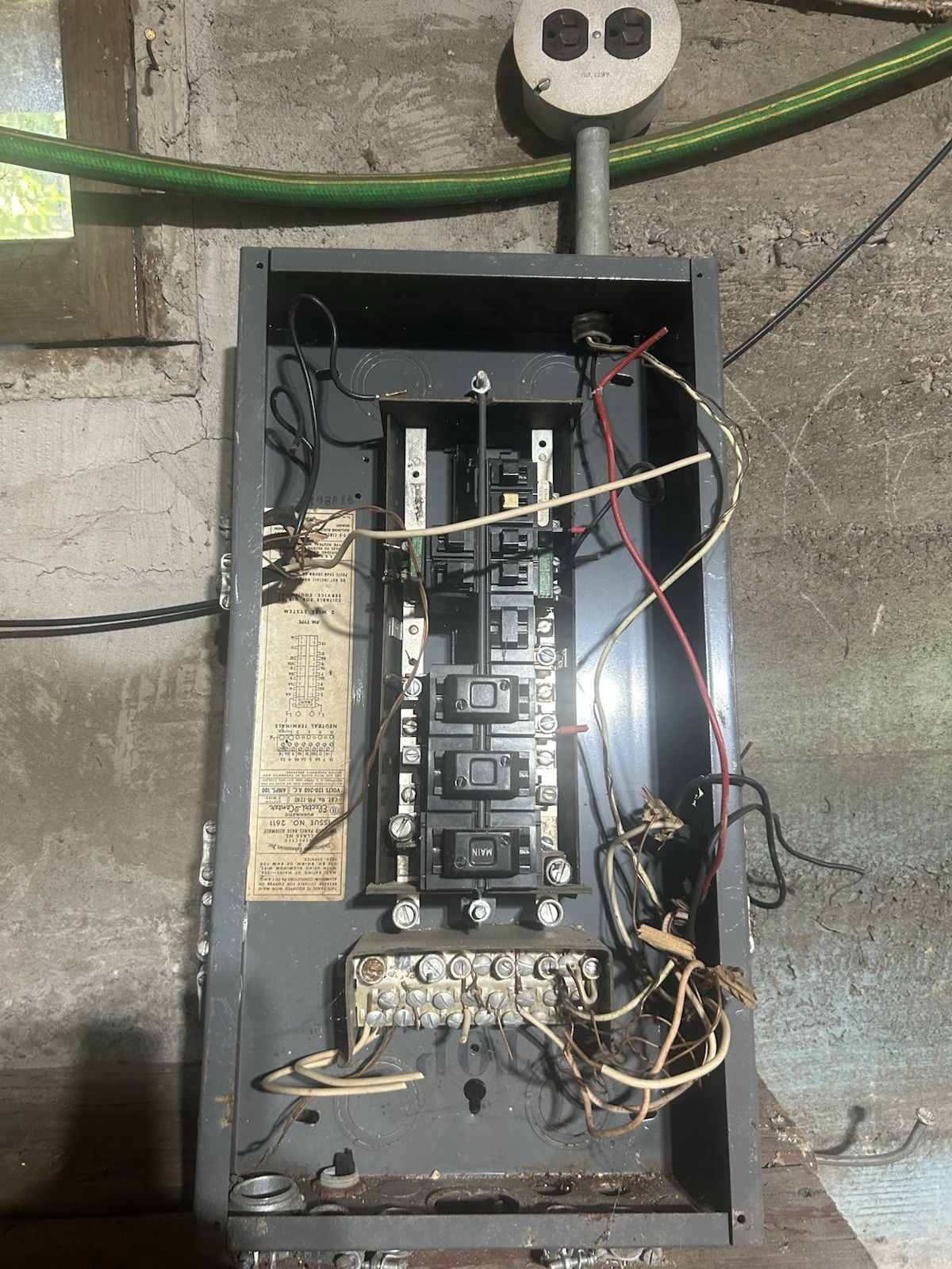 Vintage Pushmatic / ITE 100A Breaker Panel Vintage Pushmatic / ITE 100A Breaker Panel