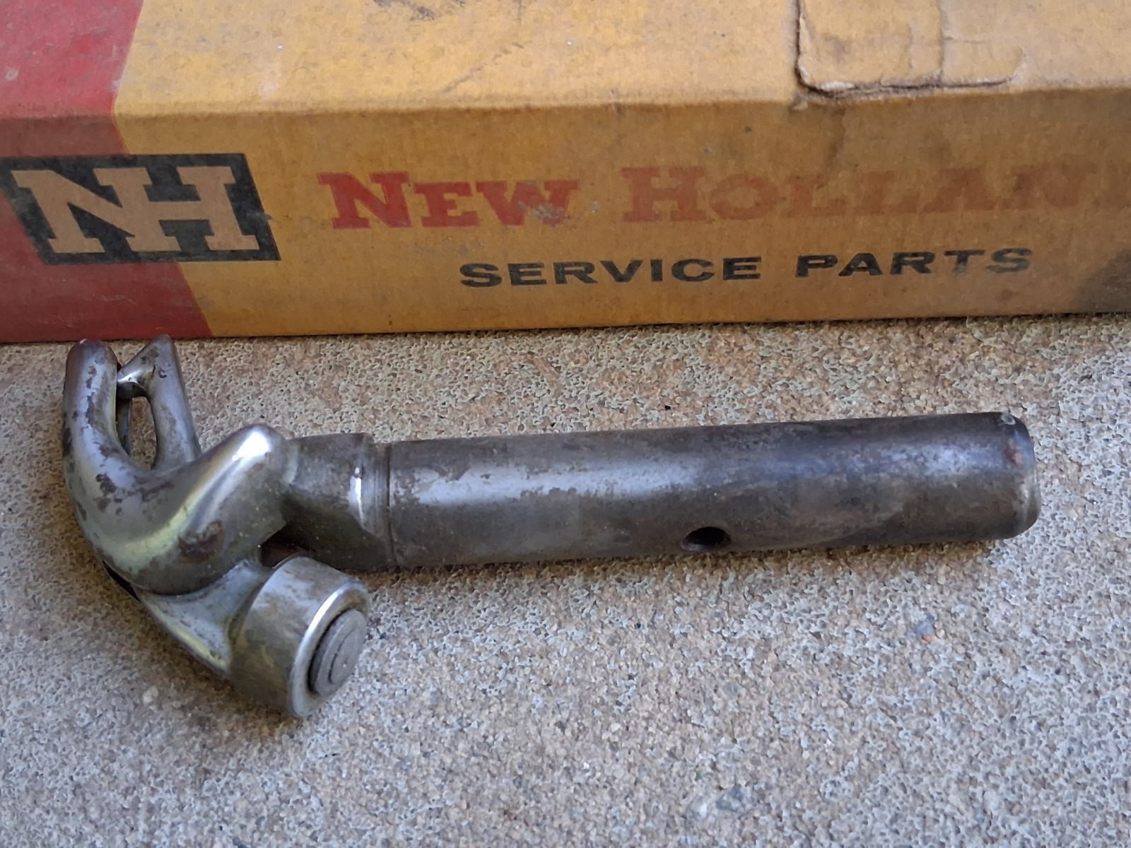 NOS Vintage New Holland Baler Twine Knotter Bill Hook Assembly w/ Box OEM NOS Vintage New Holland Baler Twine Knotter Bill Hook Assembly w/ Box OEM