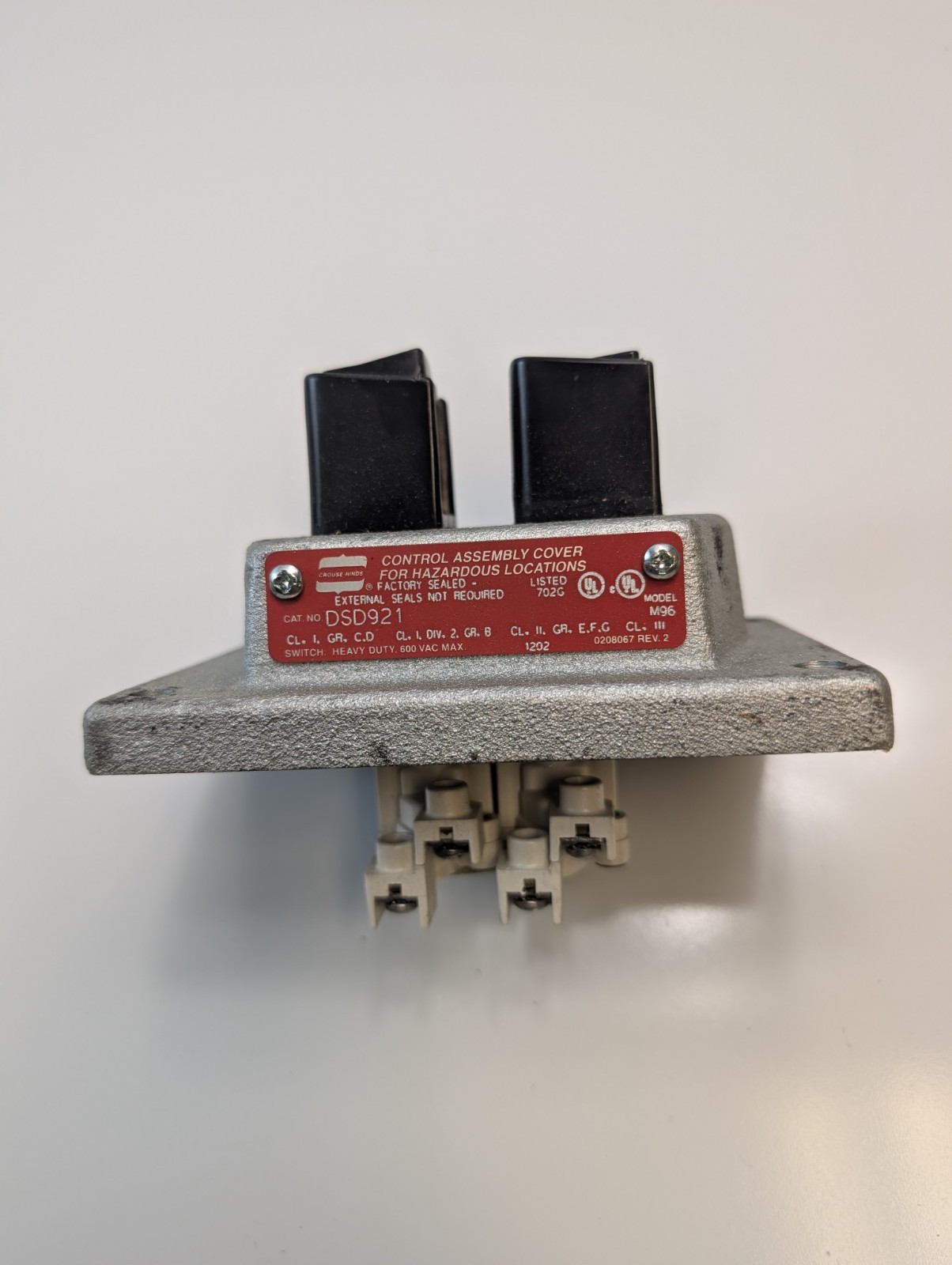 CROUSE-HINDS DSD921 EXPLOSION PROOF OPERATED COVER PUSHBUTTON STATION CROUSE-HINDS DSD921 EXPLOSION PROOF OPERATED COVER PUSHBUTTON STATION